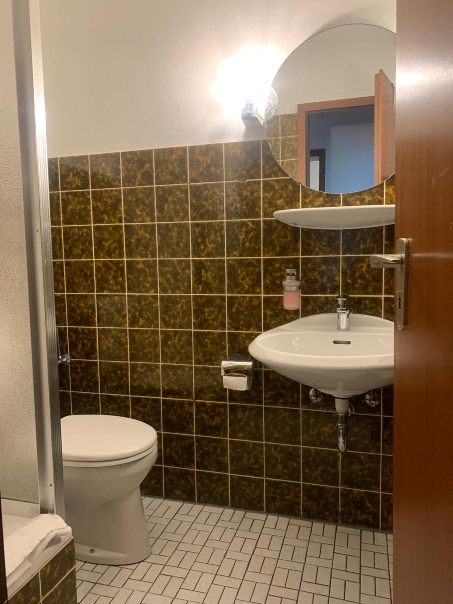 Hotel Calenberger Hof ヴェニッヒセン エクステリア 写真